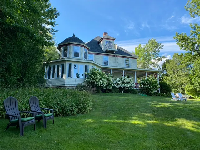 Victorian By The Sea - Maine Bed & Breakfast