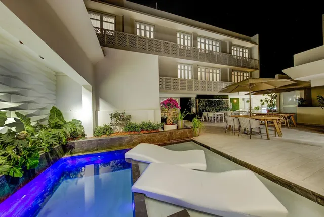 Trópica Beach Hotel