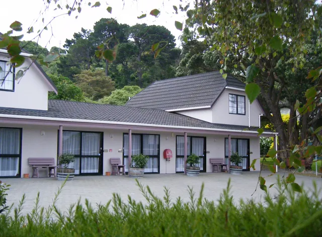 Camellia Court Motel