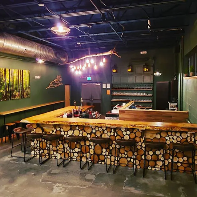 The Yard: Sports Bar & Hatchet House