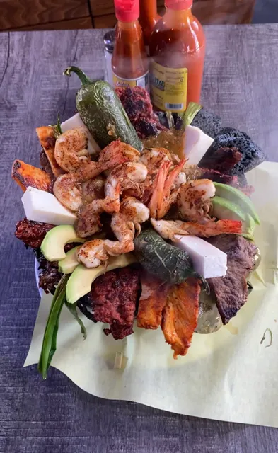 El Buca Restaurant Mariscos y Comida Mexicana