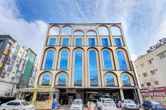 Hotel SM Deccan Park Airport zone