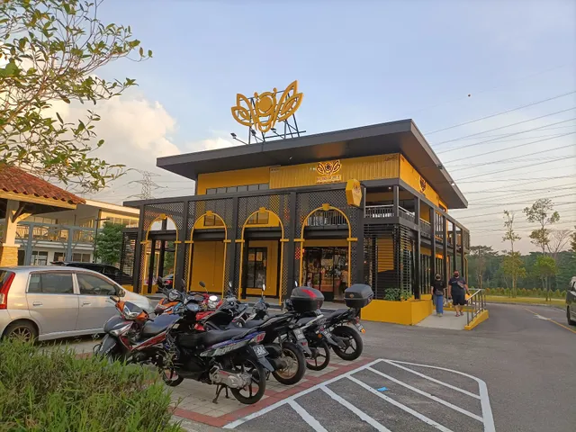 BubbleBee Tebing Bandar Dato' Onn