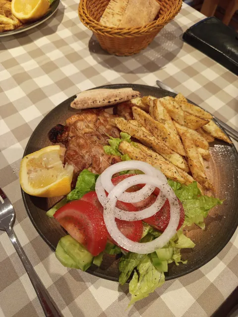 Ταβέρνα άλλο λλίο / Tavern allo llio