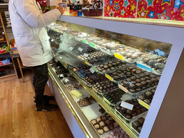 Lil' Chocolate Shoppe