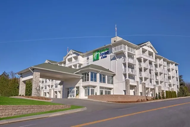 Holiday Inn Express & Suites Pigeon Forge - Sevierville by IHG