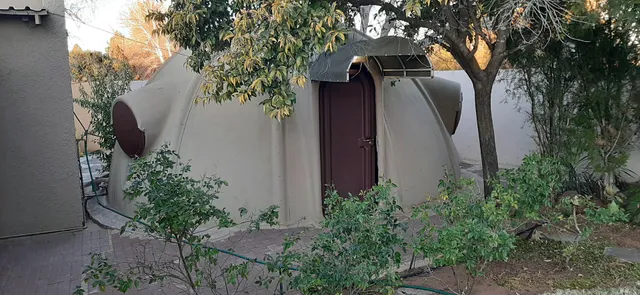 SAFARI GUESTHOUSE/GASTEHUIS