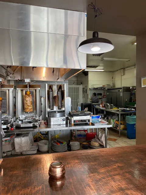 Me'Mo's Middle Eastern Cuisine