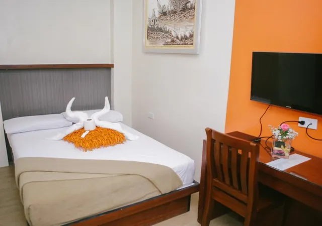 E.Y. Miner Suites - Borromeo