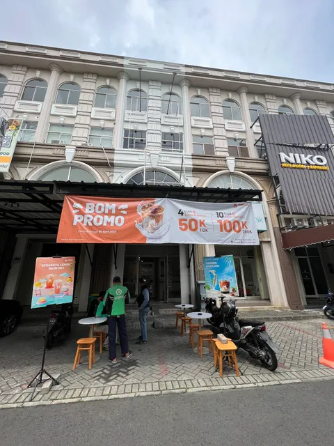 TOMORO COFFEE - Green Lake City