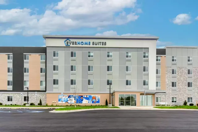 Everhome Suites Lexington - Horse Park