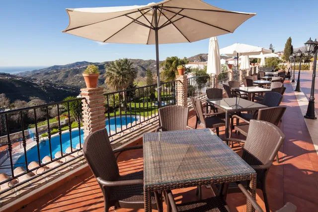 HOTEL Y BUNGALOWS BALCON DE CÓMPETA