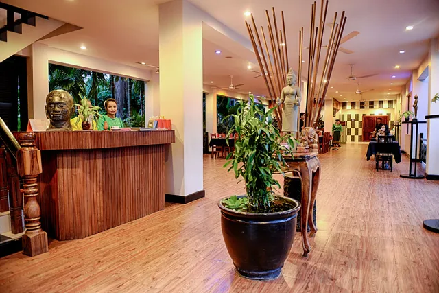 Neary Khmer Restaurant