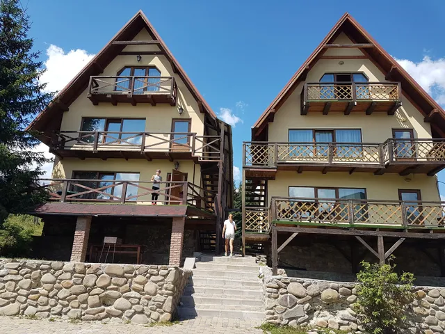 Котедж КАРПАТСЬКА ХАТИНКА