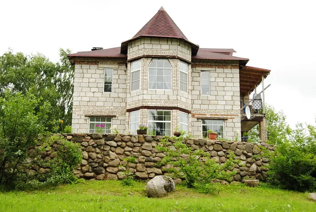 Uyutnyy Dom V Pushkinskikh Gorakh