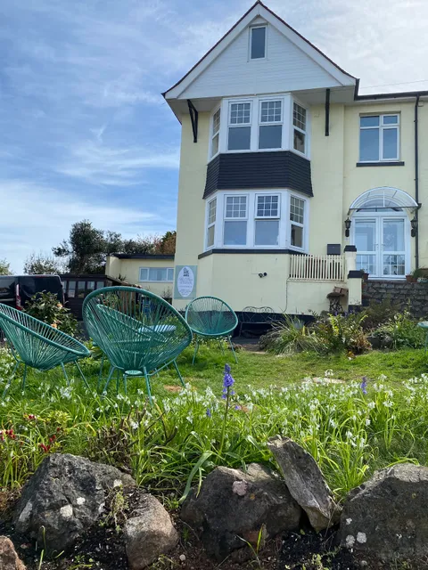 B’s Place Guest House