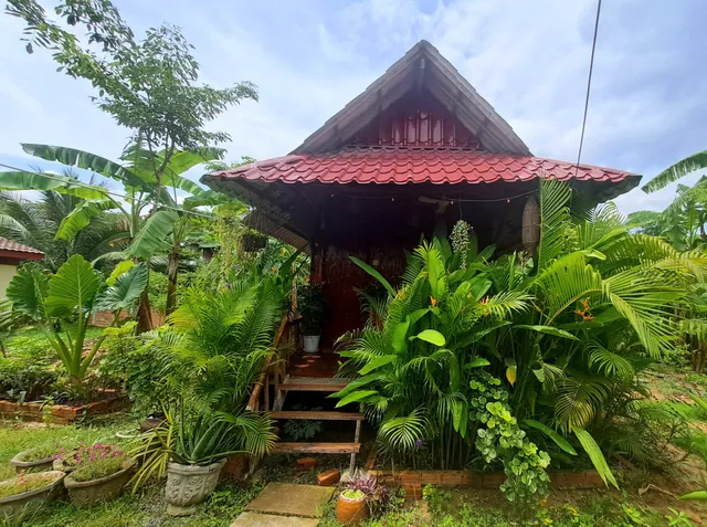Savet Family Homestay & Tour