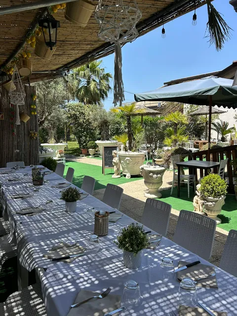 Garden-City Restaurant&Fruit