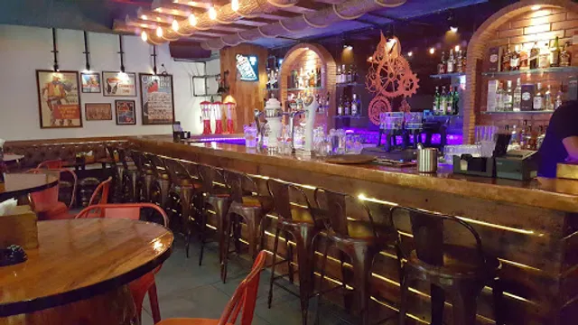 Lanterns Kitchen & Bar