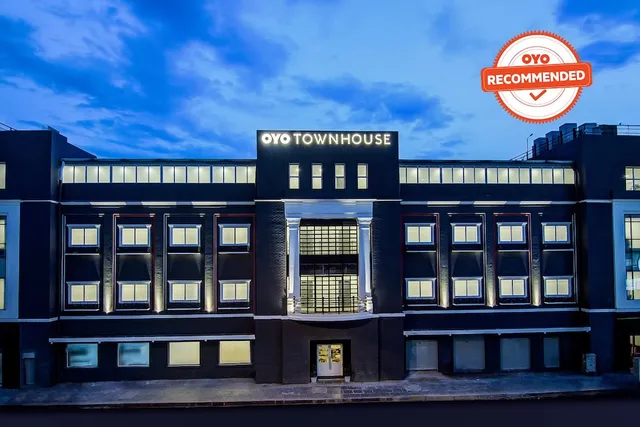 OYO Townhouse 037 Central Station