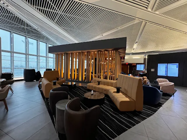 American Airlines Admiral's Club Lounge