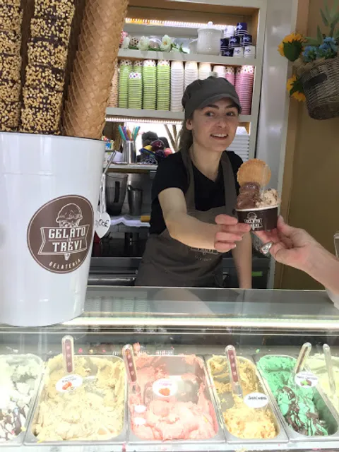 Gelato in Trevi