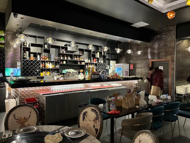 Oishii Restaurante Fusión