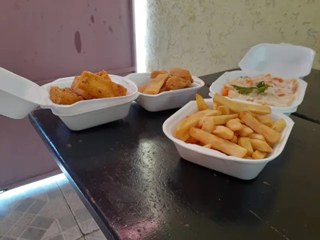 Los Galletos Hermanos