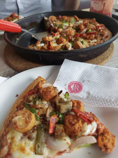 Pizza Hut | Vyttila, Kochi
