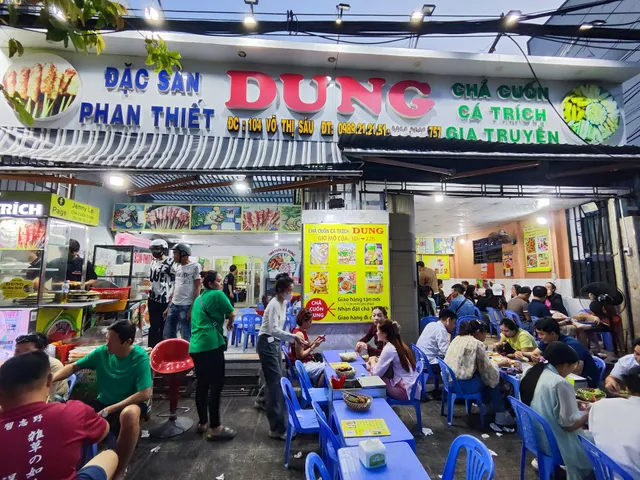 Dung - Herring Rolls