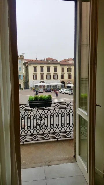 FASHION HOUSE ELVIRA 1