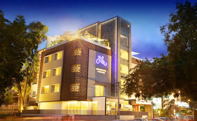 The Royale Senate, Race Course