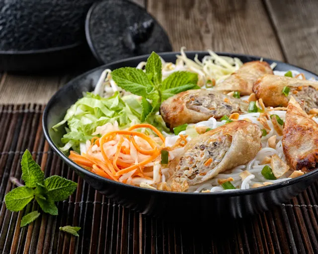 Nón Lá Vietnamese Corner KLARA