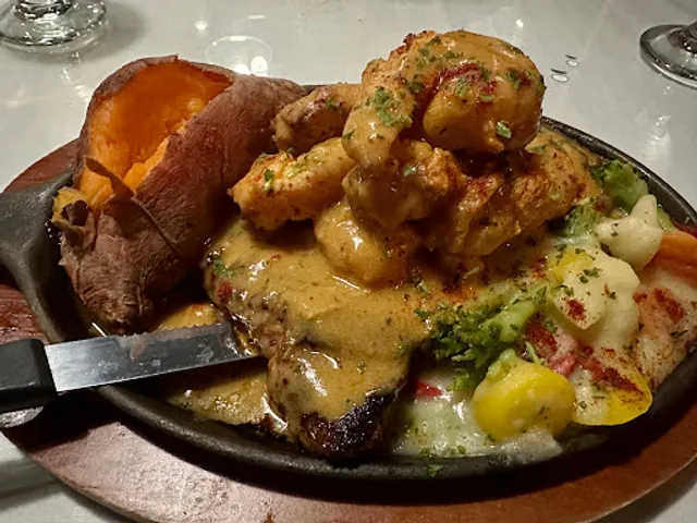 Monte's Steak & Seafood