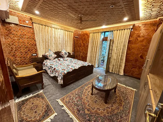 Kashmir Aikyam House