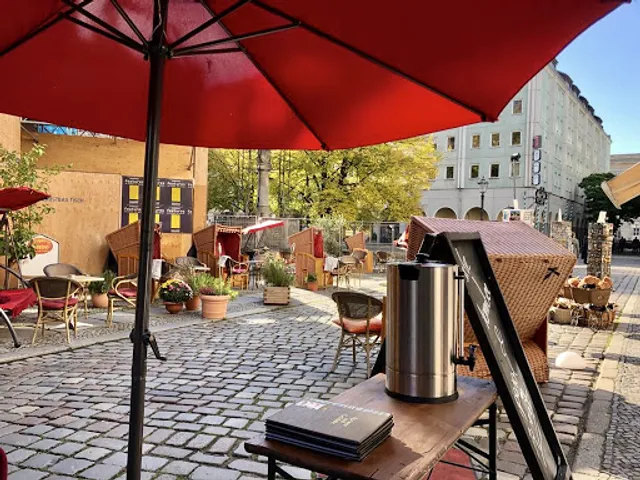 Café & Crêperie an der Nikolaikirche | Nikolaiviertel Berlin | Berlin Mitte-Berlin