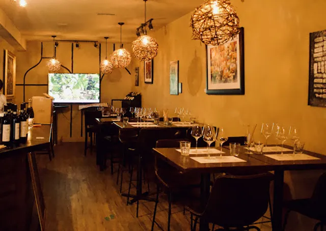 Tutt Street Tapas + Wine