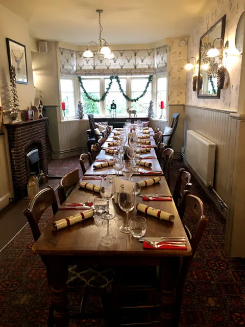 The Horseshoes Country Pub & Dining Room