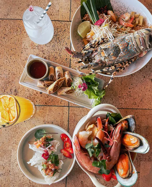 Tide Bar and Kitchen