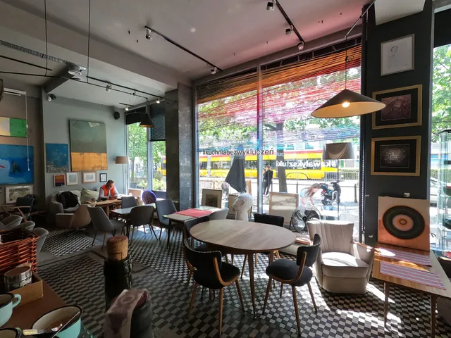 KawaŁykSztuki Vintage-style Restaurant with Café and Bar in Art Gallery