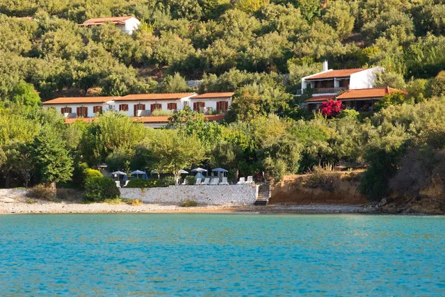 Kotronas Bay Bungalows