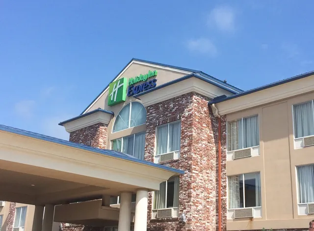 Holiday Inn Express & Suites Mountain Home by IHG
