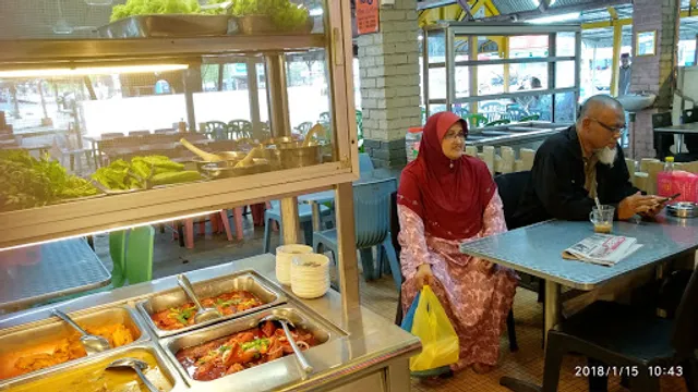 No.6 FoodCourt Suragate Dungun