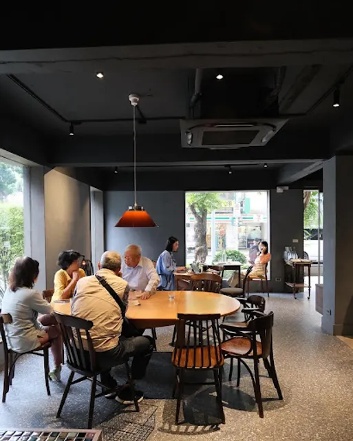 Out Of Office Coffee Roastery 不在辦公室 金華店