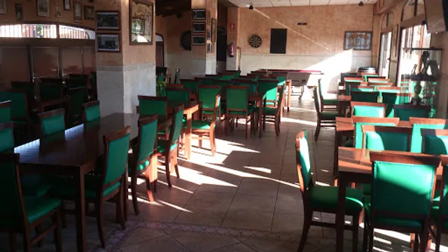 Lo Crispín Tavern