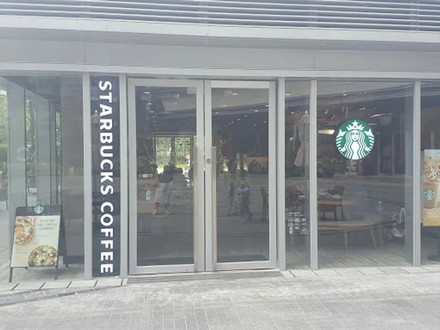 STARBUCKS Tung Chung Century Link Shop