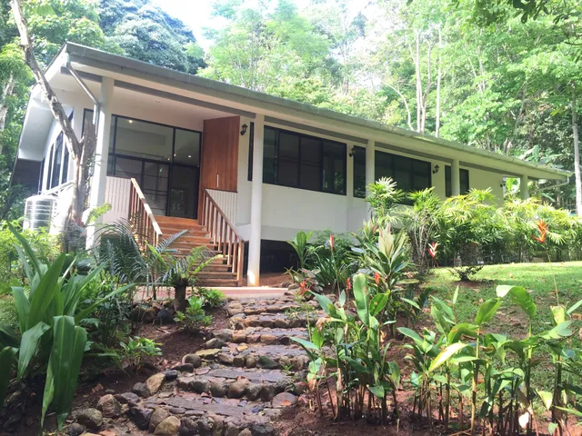 Montira's Cottage (Mae Kampong)