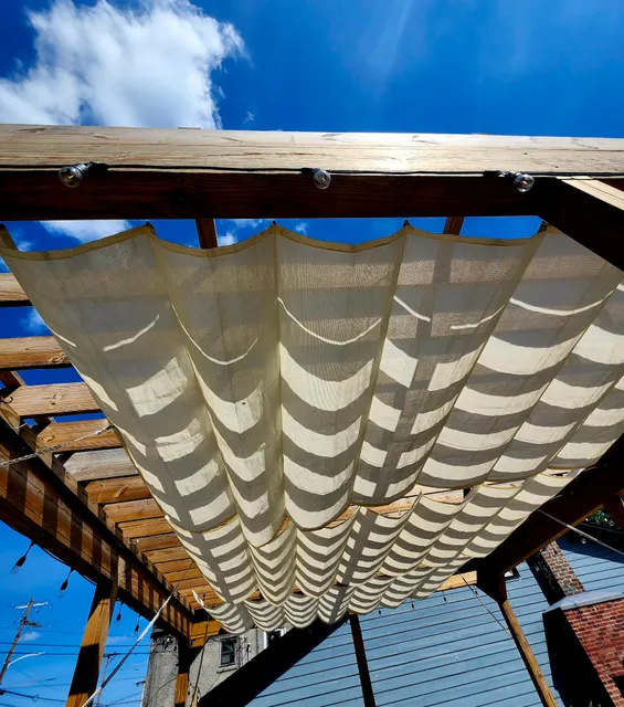 Blue Stallion Brewing Company Richmond Taproom / Holler Burger