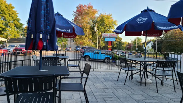 Mr Mike's Restaurant & Lounge