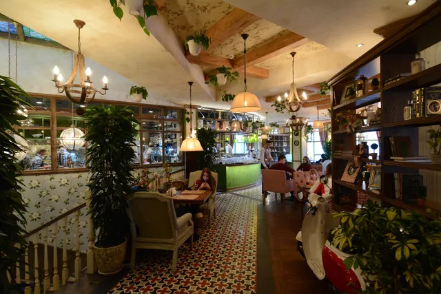 ЧИПОЛУЧО & Софи и Аннабель